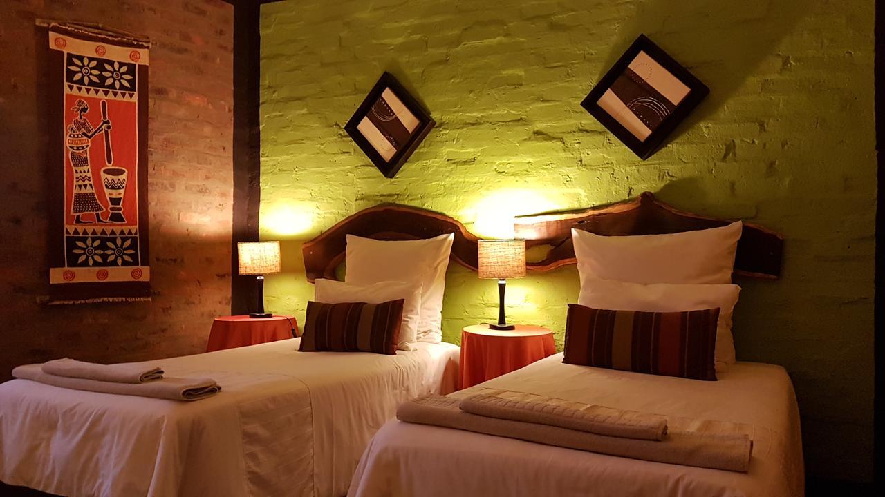 Ndlovu Lodge Pretoria-Noord Exteriör bild